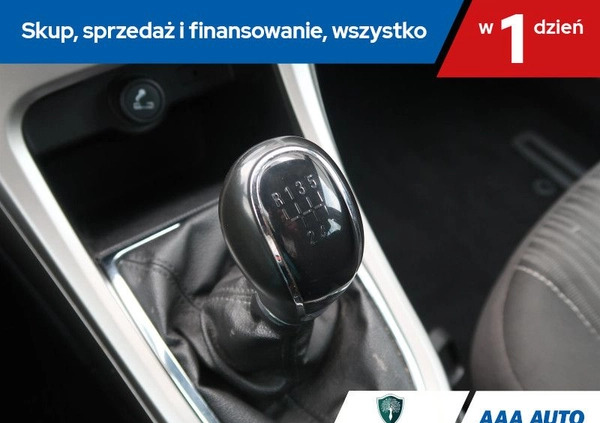 Opel Astra cena 28000 przebieg: 135200, rok produkcji 2011 z Skaryszew małe 254